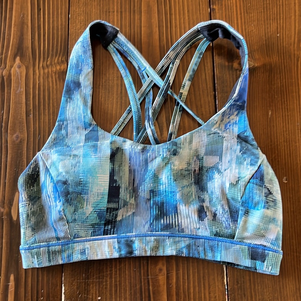 Lululemon Athletica Free to Be Serene in Sun Dazed Multi-Blue Sports Bra. Size 2